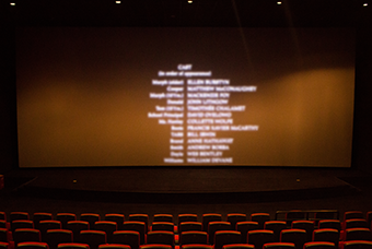 美狮贵宾会国际党委组织召开《长津湖》观影活动